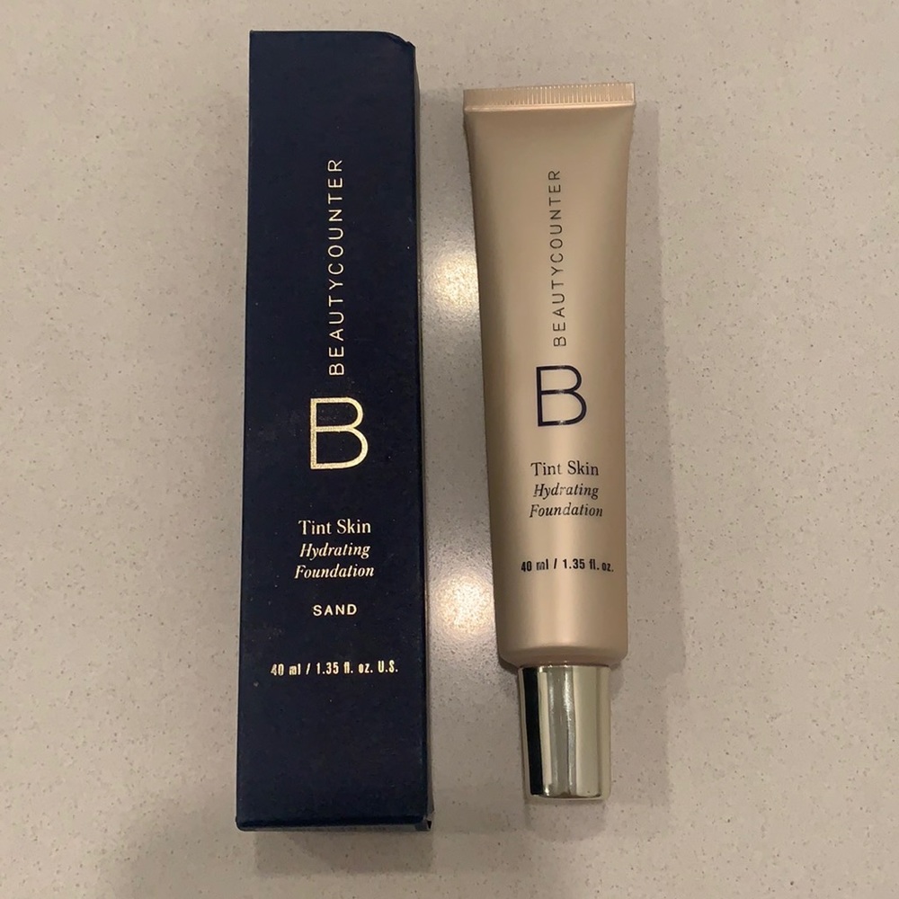New with box BeautyCounter tint skin foundation